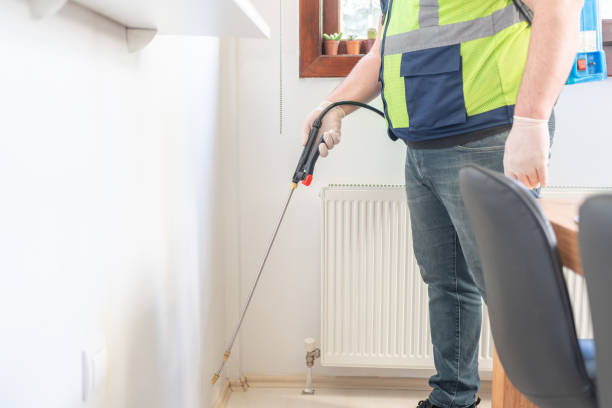 Best Exterminator Services  in Center Point, IA